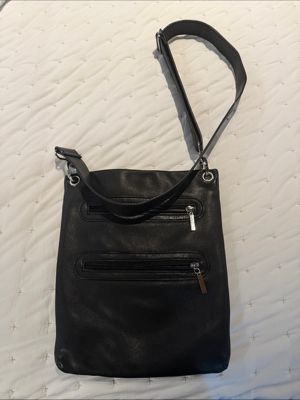Women's Black Crossbody Shoulder Bag - Classic Everyday Carry